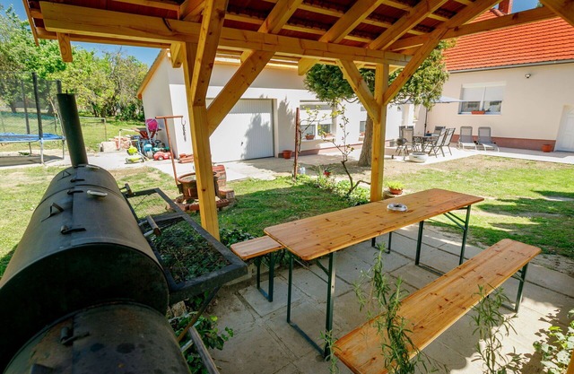 Beautiful private villa for 3 people with WIFI, private pool, A/C, TV and patio