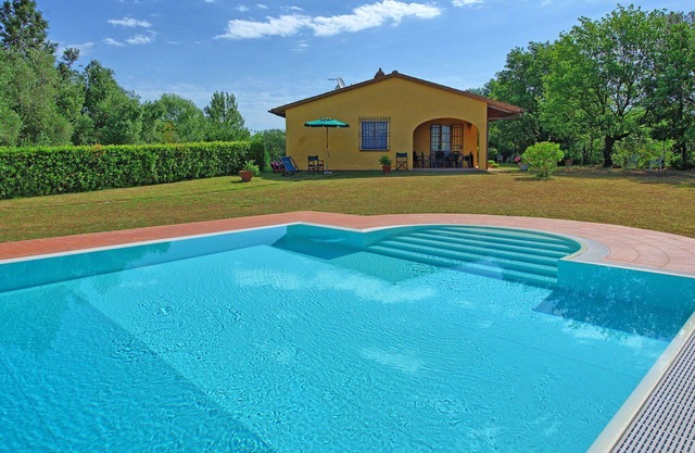 Beautiful private villa with WIFI, private pool, TV, terrace, pets allowed and panoramic view