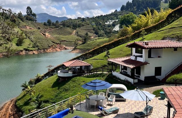 beautiful & relaxing lake house !