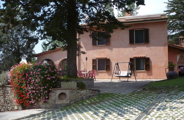 Beautiful secluded woodland setting with private pool. 5k to beach.