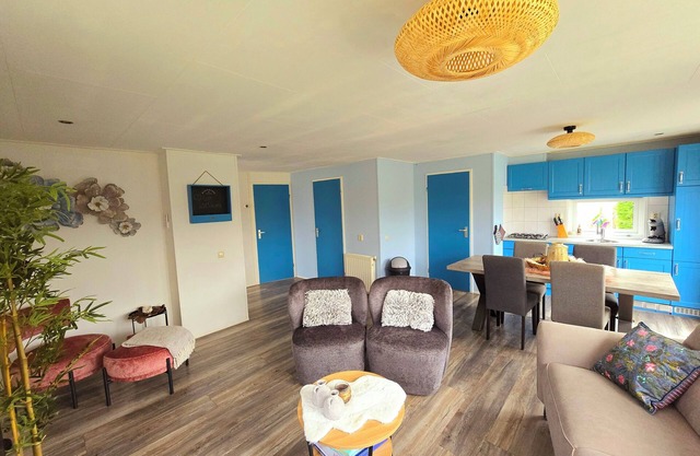 Beautiful setting on the water and 100 meters from the beach!