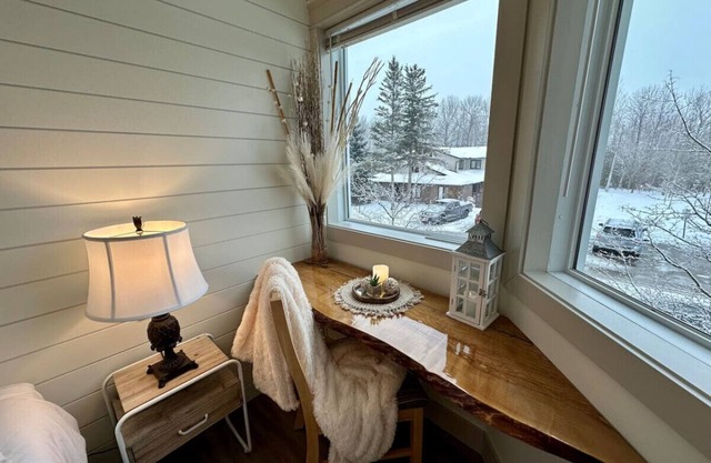 Beautiful tranquil centrally located condo