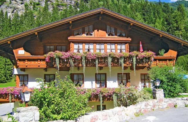 Beautiful vacation apartments (ATI303 + ATI310) in alpine location in Pitztal.