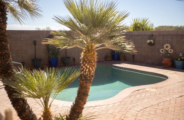 Beautiful Views, Pool/Spa, Prime Location!