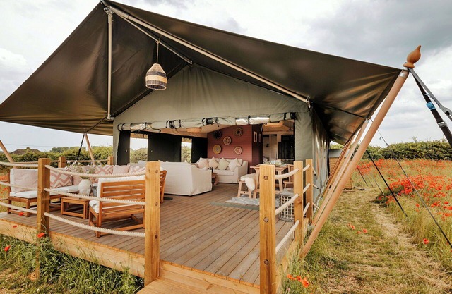 Beautiful villa for 6 people with pets allowed and parking