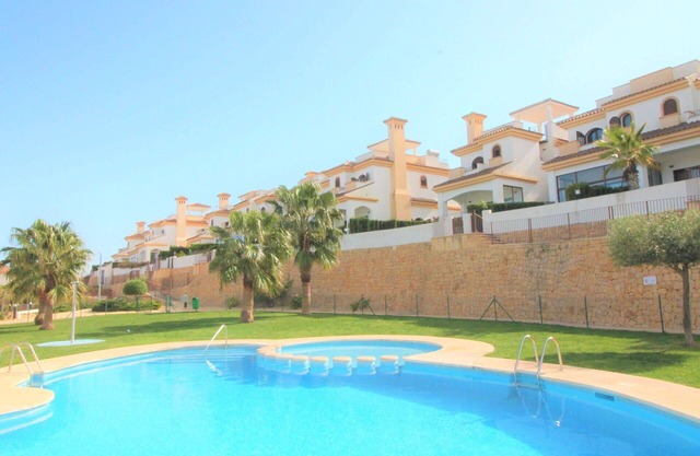 Beautiful villa for 6 people with A/C, WIFI, pool, TV, patio, panoramic view and parking