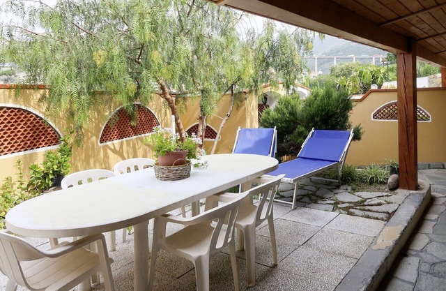 Beautiful villa for 9 guests with A/C, WIFI, TV, terrace and pets allowed