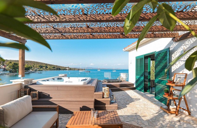Beautiful Villa Mare Vista