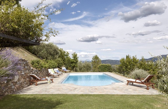Beautiful villa with spectacular views in a rural location