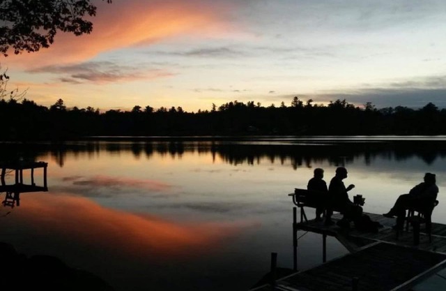Beautiful Year-Round West Facing Cottage on Maine Lake with Dock