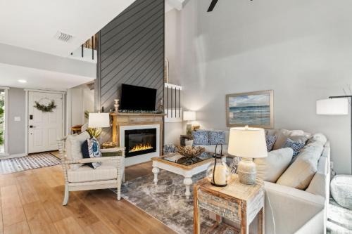 Beautifully remodeled 2 bedroom 2 bathrooms on the Marsh side of the resort