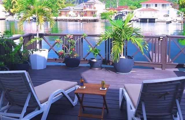 Beautifully renovated villa less than 5 minutes from the beach