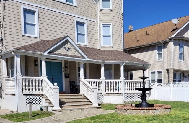 Beauty by the Sea - 7bd Charming House 5min Walk to Beach - Pet Friendly