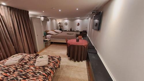 BeautyD FAMILY ROOM JUNIOR-SUITE centrum GULLEGEM KORTRIJK