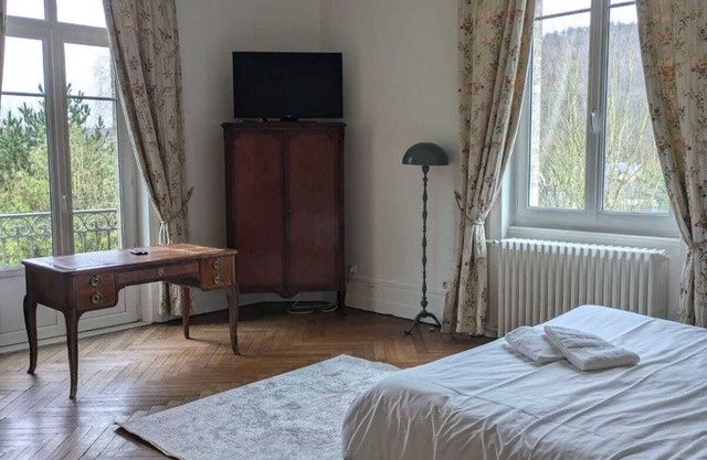 Bed and breakfast - small castle in the countryside