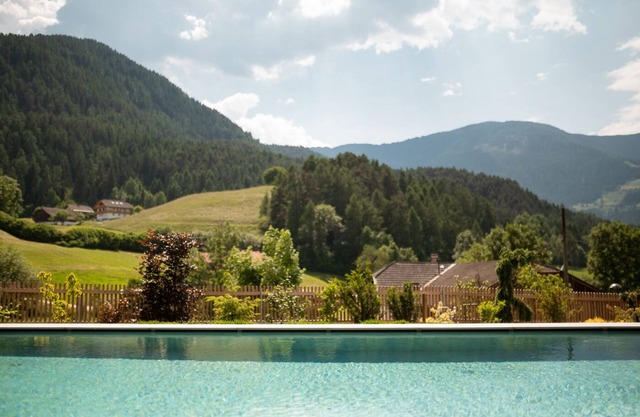 Bed & Breakfast "Castel Maurn Suite von Leits" with Mountain View, Shared Pool & Wi-Fi