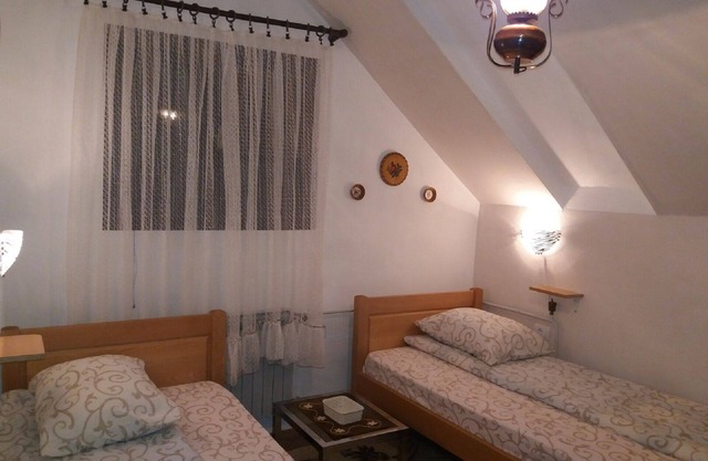 Beka apartments - Loft room 3 with shared bathroom