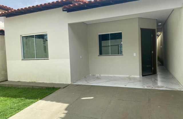 Bela Casa com 3 quartos mobiliada na Zona Leste