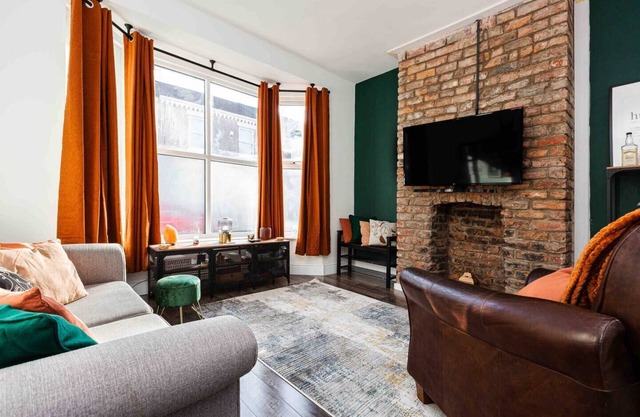 Belgrave | 2Mins to Train | Inc Parking w/EV Port