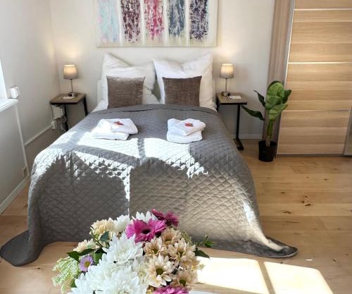 bella casa - Business&Family, Messe Flughafen in 5 min, SmartTV, Netflix, Waschmaschine, 24h Checkin, 35qm
