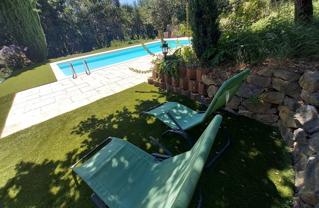 Belle Maison Propriété 6000m2 et Belle Piscine Calme et Nature
