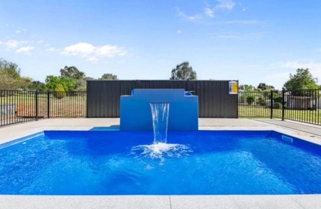 Bellevue Holiday House