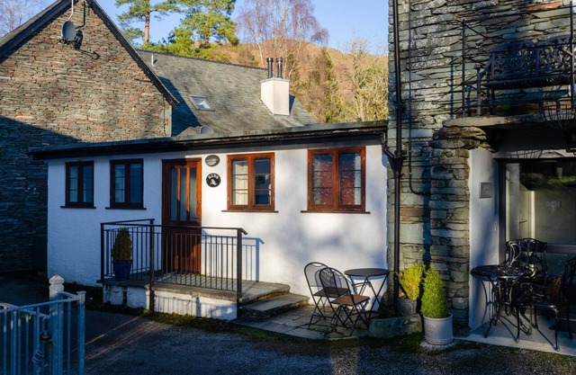 Bens Cottage - Two Bedroom House, Sleeps 4
