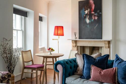 Berkeley Suites, Suite 4