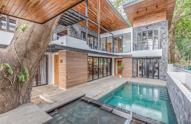Besos Luxury Home minutes from main surf break & beach