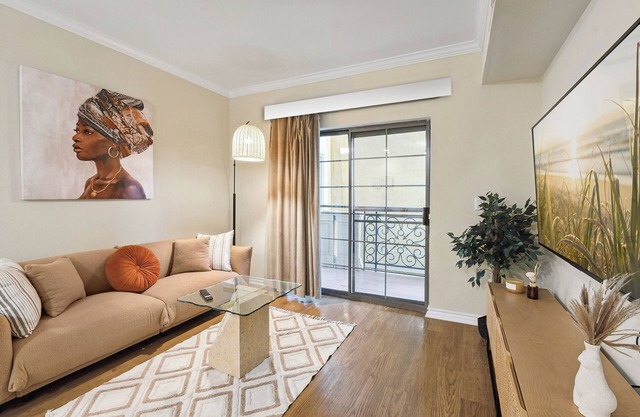 Best getaway in Santa Monica w/Gym, Pool, Free Parking