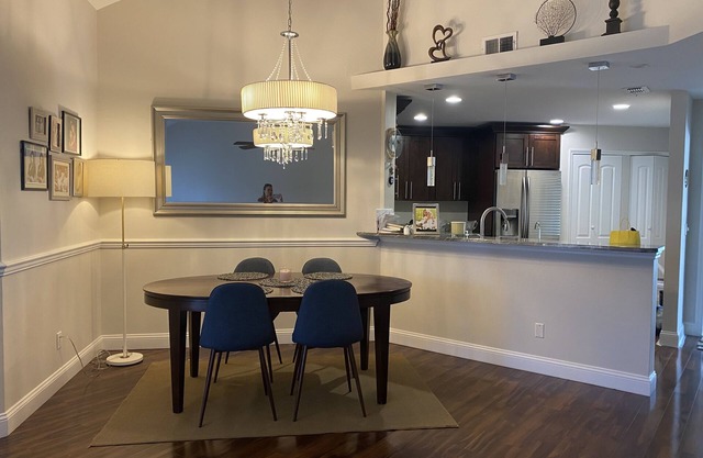 Best location to be in!2/2 condo close to Sanibel and Fort Myers beaches!