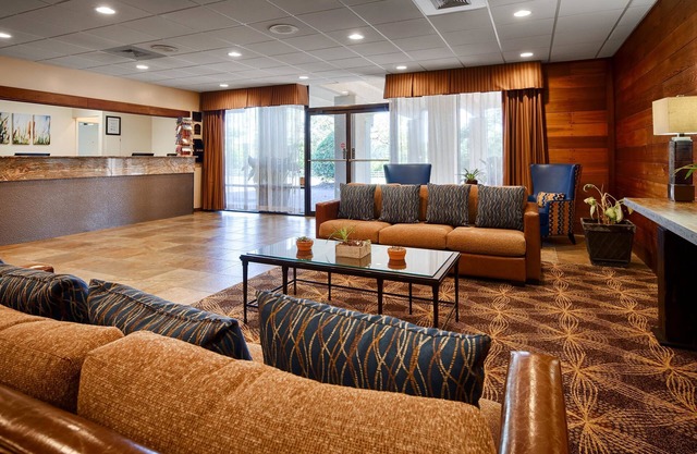 Best Western Crossroads Inn