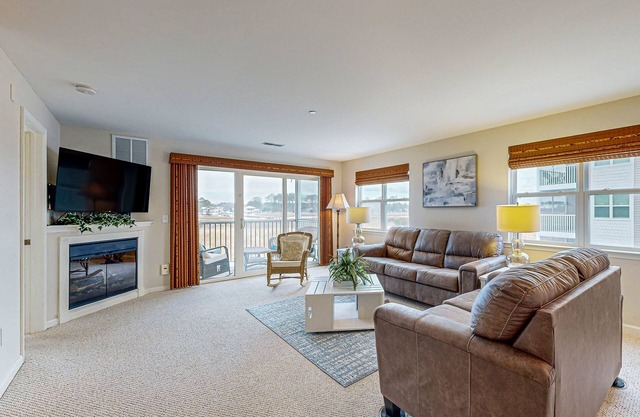 Bethany Bay First-Floor Condo with Pool, Tennis Court, & on-site golf