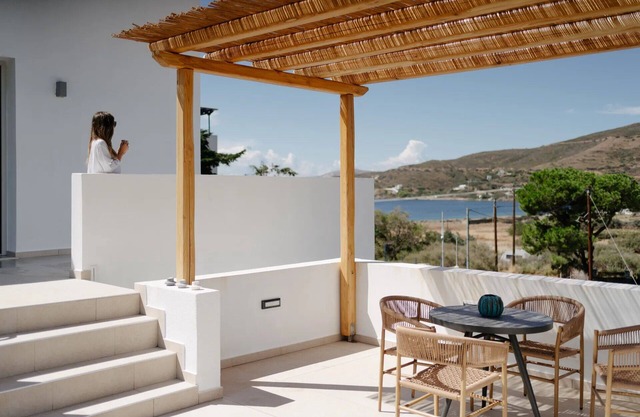 BH274 - C - Suite Skiros