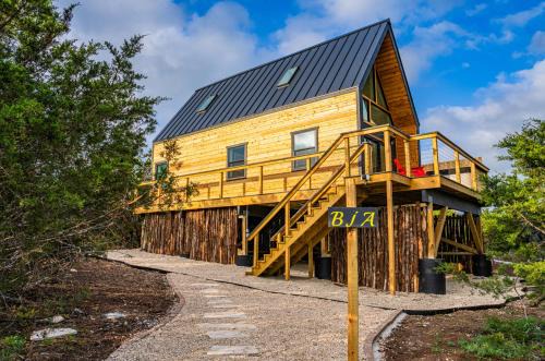 Bia Treehouse Fredericksburg Romantic Hottub EV