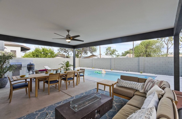 Bichitos Playground Heated with pool