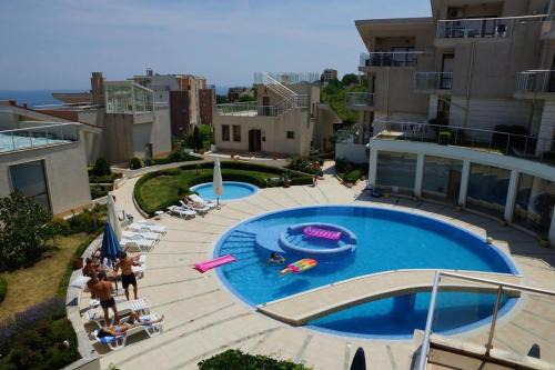 Big 3 Floor Villa With Pool And Beach, Villa 13