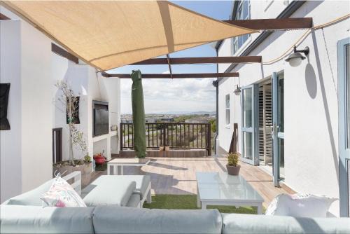 Big Bay Hilltop Villa