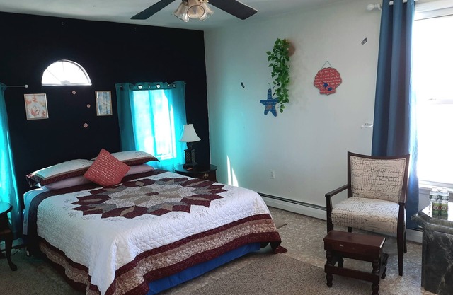 Big Room With Private Bathroom In House Right Across Ocean And Beach!