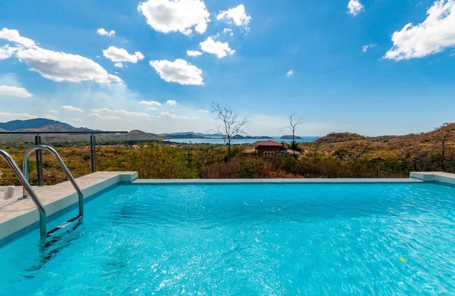 Big, Ultramodern Hillside Home With Private Pool and Endless Ocean Views