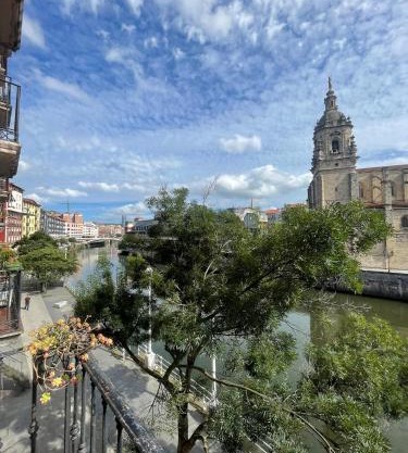 Bilbao con vistas a la ría