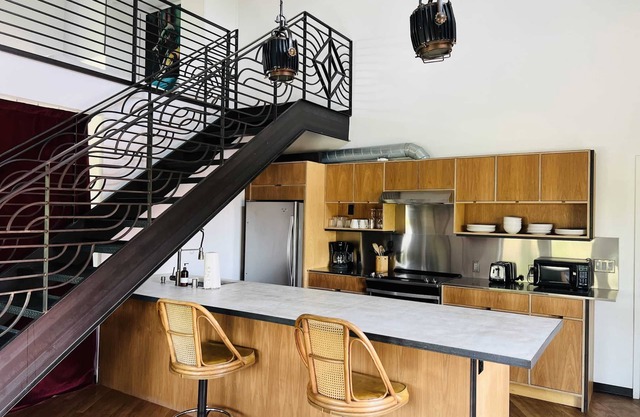 Bishop Arts Hotel Penthouse Suite 7