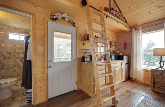 Blanco Vacation Rental w/Private Patio & Fire Pit