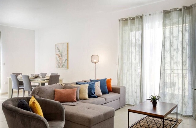 Bliss: Stylish 2-Bedroom Apartment in Il-Fgura, Malta