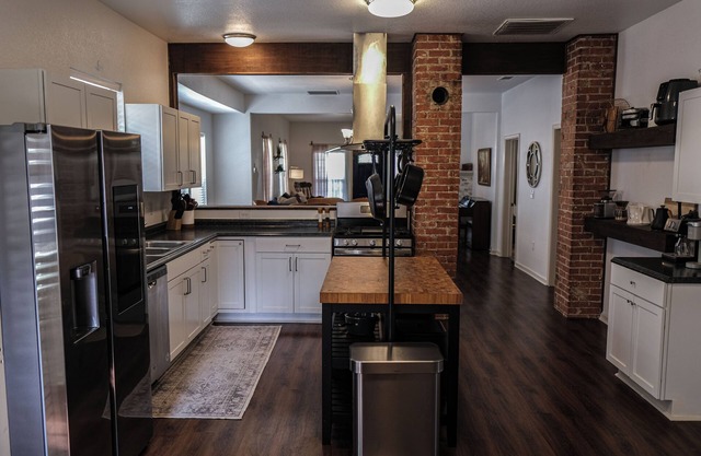 Blissful Charm 3-bedroom house in charming DT Waco