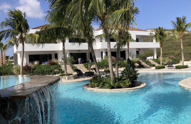 Blue Bay Penthouse REEF 5, BEACH GOLF POOL DIVE and OCEAN view