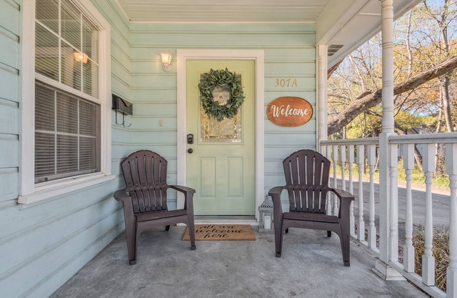 | Blue Bungalow | Luxury Downtown McKinney
