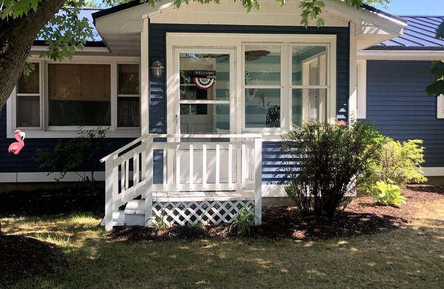 Blue Haven Caseville Walking Distance to Town, Beach, and best of all the DQ!