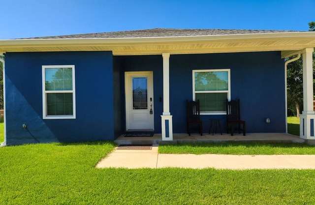 Blue Heron Cottage – Cozy Family Retreat