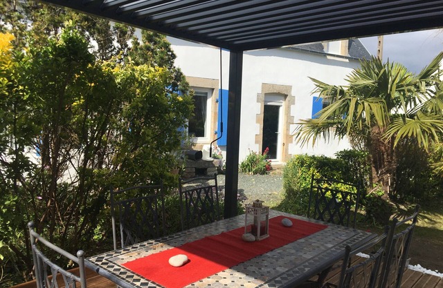 Blue longere by the sea